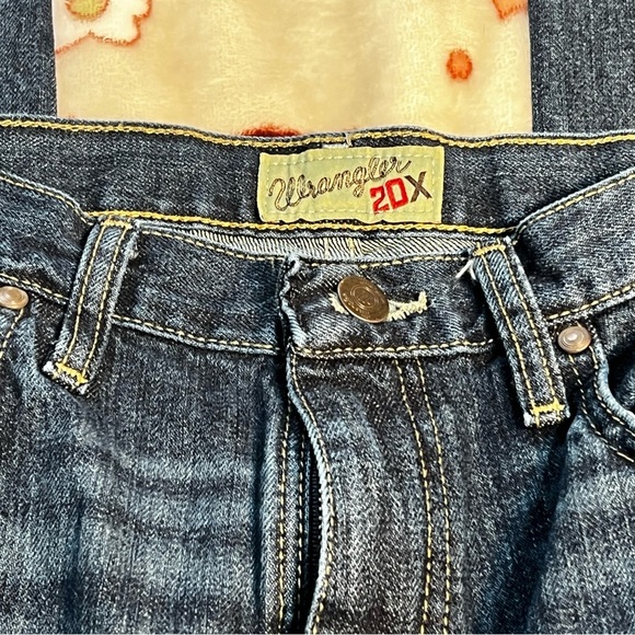 Wrangler Blue Straight Jeans Timeless Denim Style - Picture 2 of 4